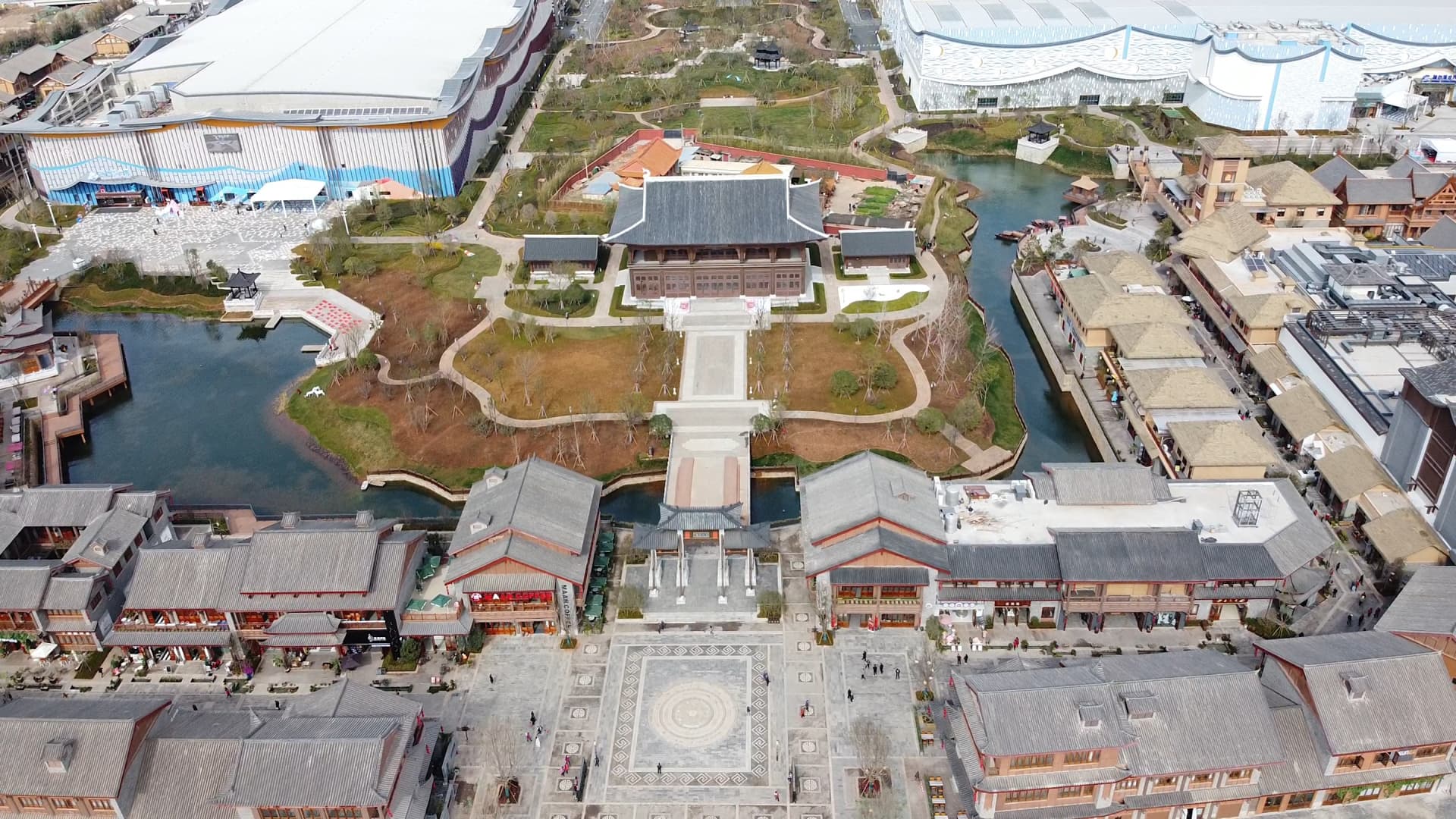 苹天苇地，山海间，只争朝夕-昆明融创文旅城